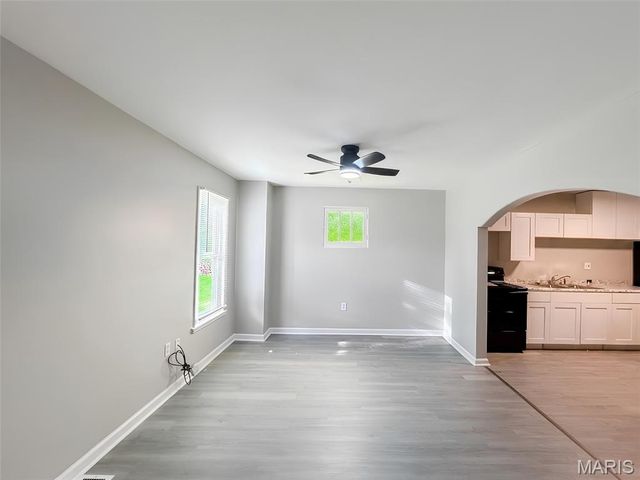 5766 Jennings Station Road, St Louis, MO 63136