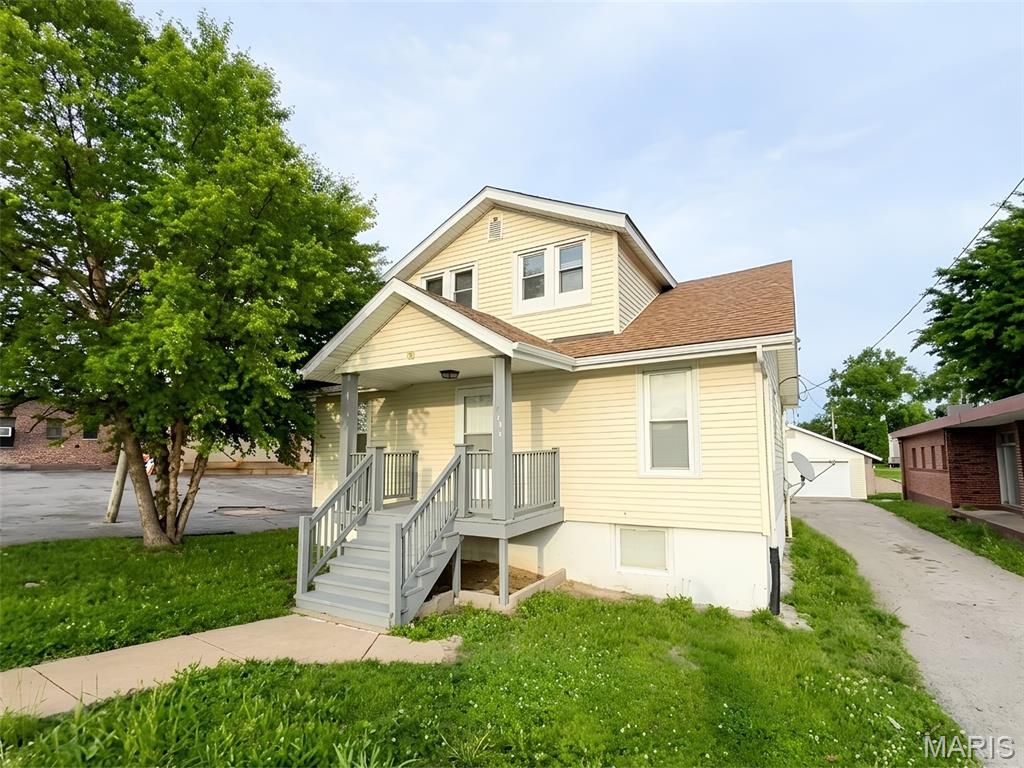 5766 Jennings Station Road, St Louis, MO 63136