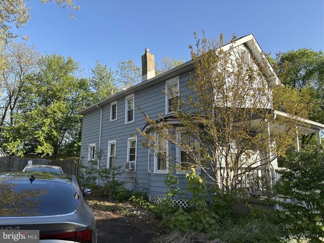 38 CAMDEN AVE, Hamilton, NJ 08610