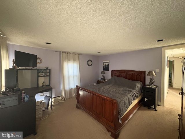 38 CAMDEN AVE, Hamilton, NJ 08610