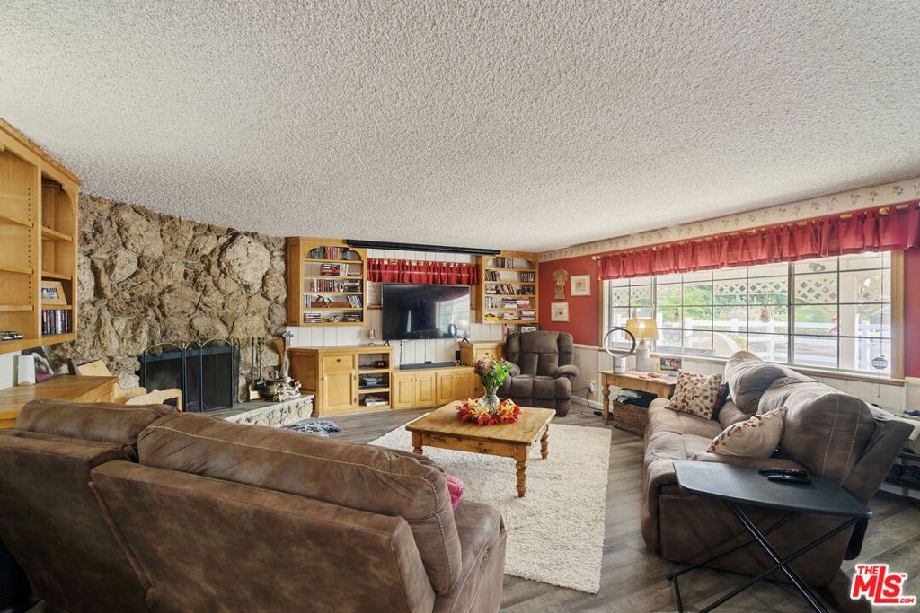 11057 Fenway Street, Sun Valley, CA 91352 — photo 2