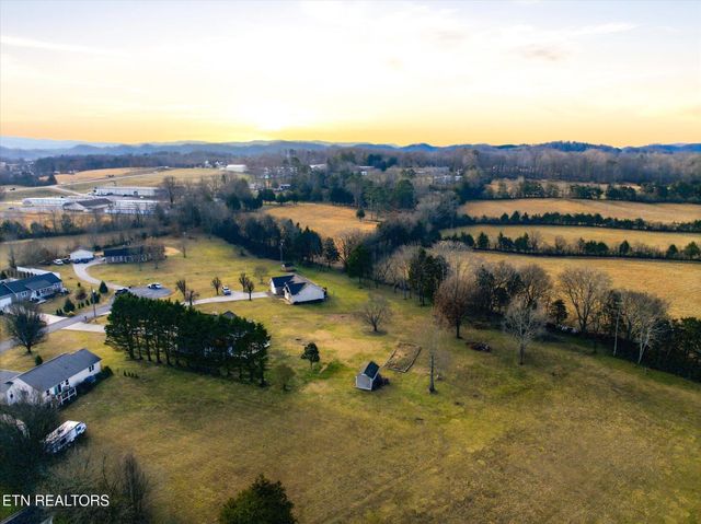 220 Autumn Lane, Madisonville, TN 37354