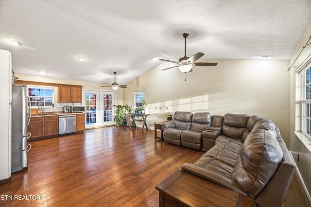 220 Autumn Lane, Madisonville, TN 37354