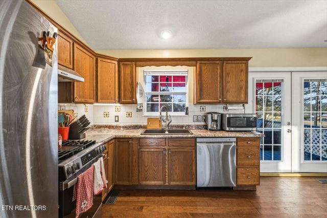 220 Autumn Lane, Madisonville, TN 37354