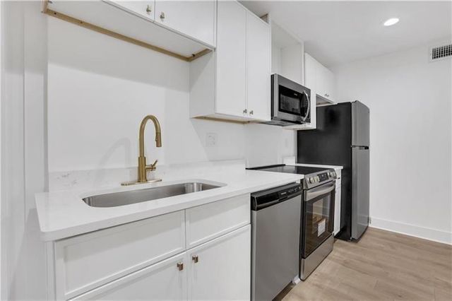 2396 Lawrenceville Highway V, Decatur, GA 30033