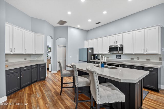 12100 RED BARN Court, Jacksonville, FL 32226