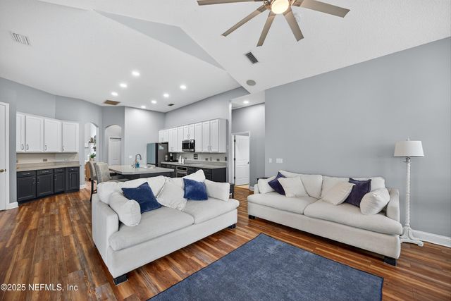 12100 RED BARN Court, Jacksonville, FL 32226