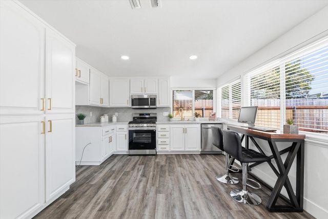 9664 Elmira Cir, Sacramento, CA 95827