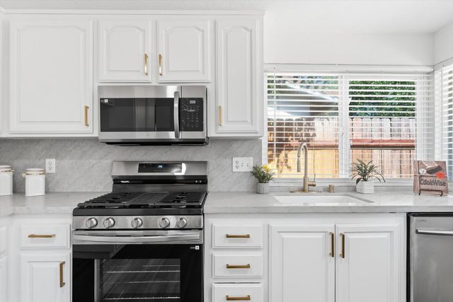 9664 Elmira Cir, Sacramento, CA 95827