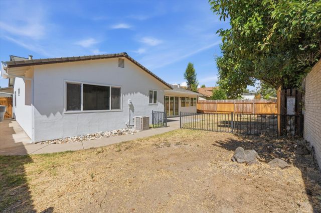 9664 Elmira Cir, Sacramento, CA 95827