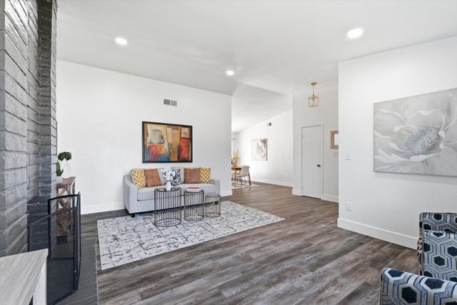 9664 Elmira Cir, Sacramento, CA 95827