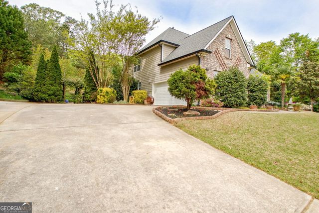 374 Persimmon Drive, Sharpsburg, GA 30277