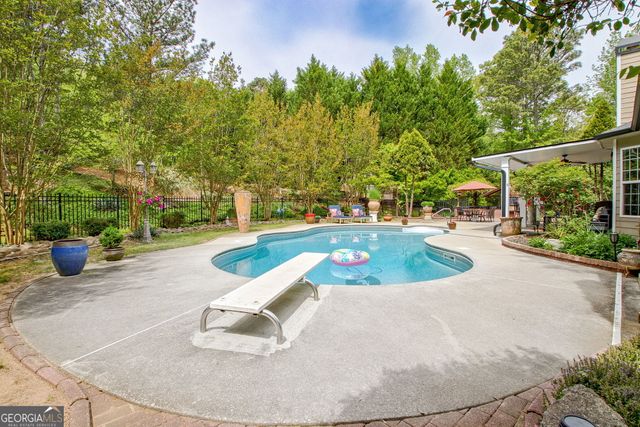 374 Persimmon Drive, Sharpsburg, GA 30277