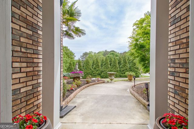 374 Persimmon Drive, Sharpsburg, GA 30277