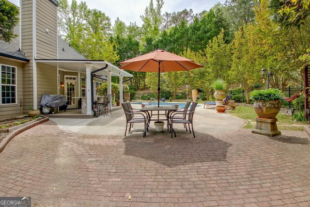 374 Persimmon Drive, Sharpsburg, GA 30277