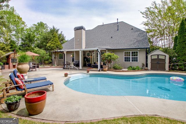 374 Persimmon Drive, Sharpsburg, GA 30277