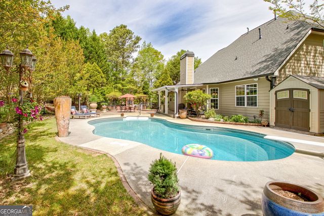374 Persimmon Drive, Sharpsburg, GA 30277