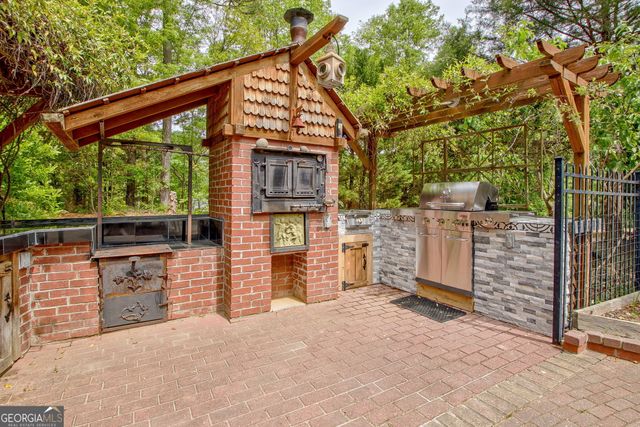 374 Persimmon Drive, Sharpsburg, GA 30277