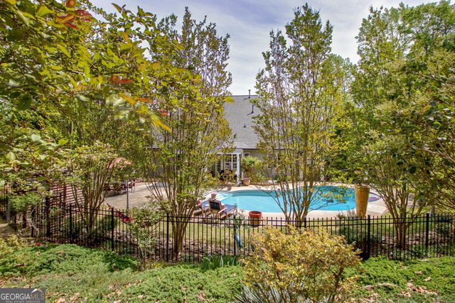 374 Persimmon Drive, Sharpsburg, GA 30277