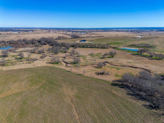 10517 County Road 418, Grandview, TX 76050