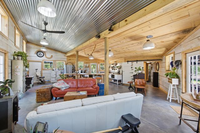 149 Pearl Bonnett Road, Windsor, SC 29856