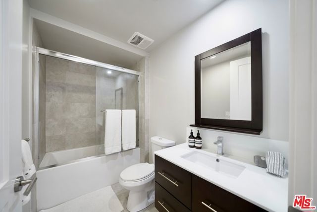 118 S Kenwood Street 105, Glendale, CA 91205