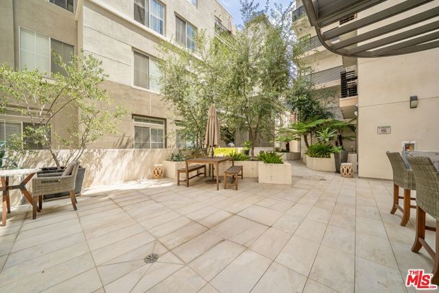 118 S Kenwood Street 105, Glendale, CA 91205