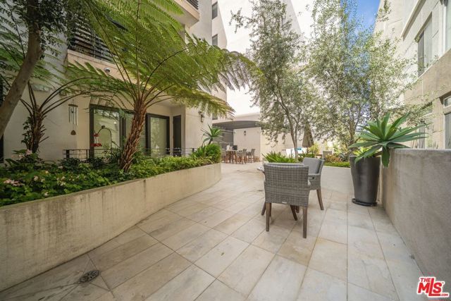 118 S Kenwood Street 105, Glendale, CA 91205