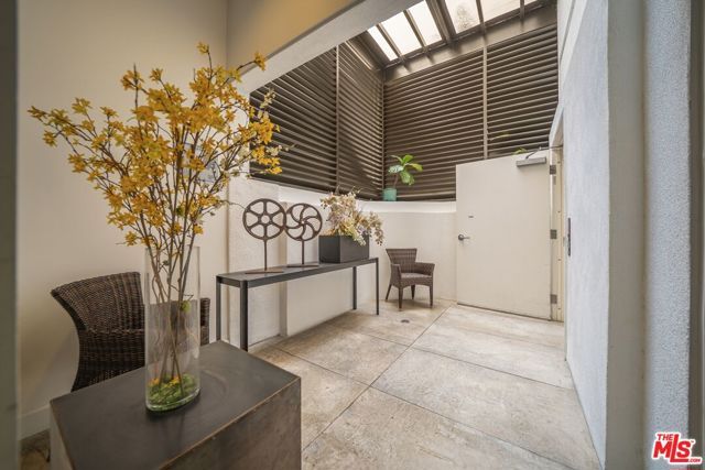 118 S Kenwood Street 105, Glendale, CA 91205