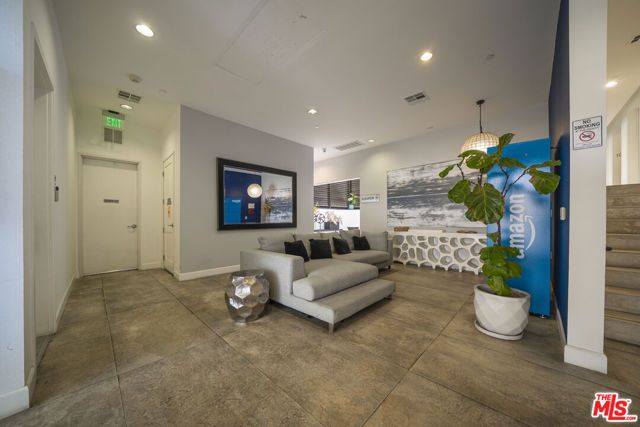 118 S Kenwood Street 105, Glendale, CA 91205