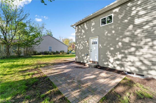 620 Pasadena Avenue, Sheffield Lake, OH 44054