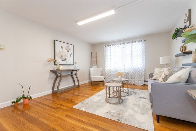 35 Montvale Avenue 8, Woburn, MA 01801