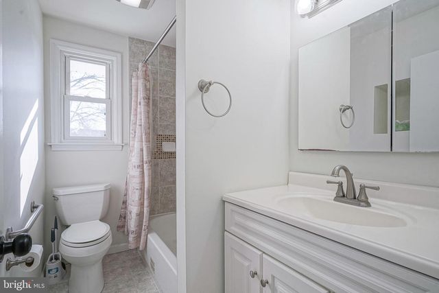 10 BATTLES RD, Williamstown, NJ 08094