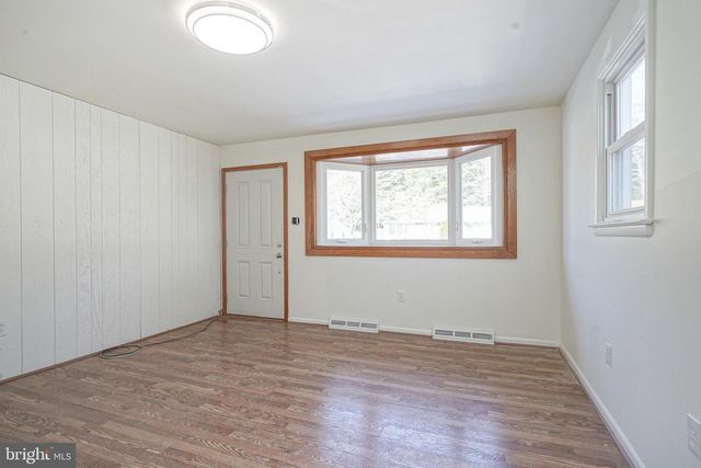 10 BATTLES RD, Williamstown, NJ 08094