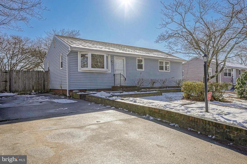 10 BATTLES RD, Williamstown, NJ 08094