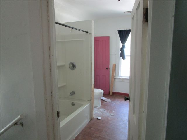 2701 Mondamin Avenue, Des Moines, IA 50310