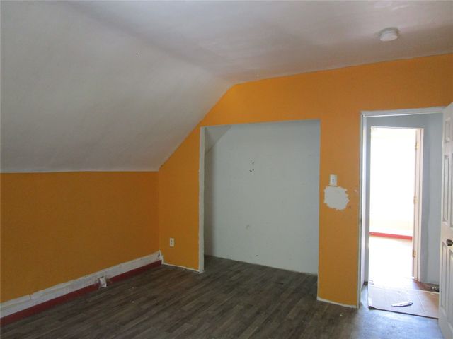 2701 Mondamin Avenue, Des Moines, IA 50310