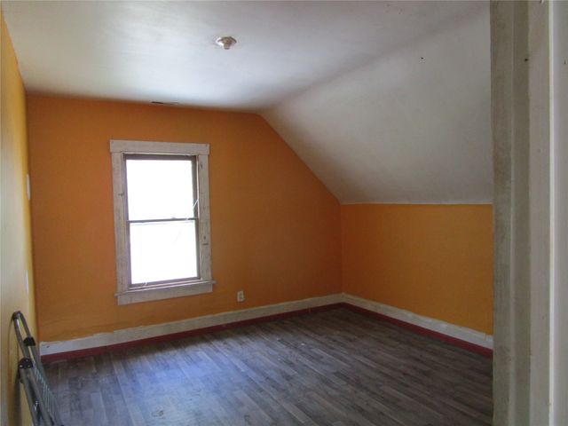 2701 Mondamin Avenue, Des Moines, IA 50310