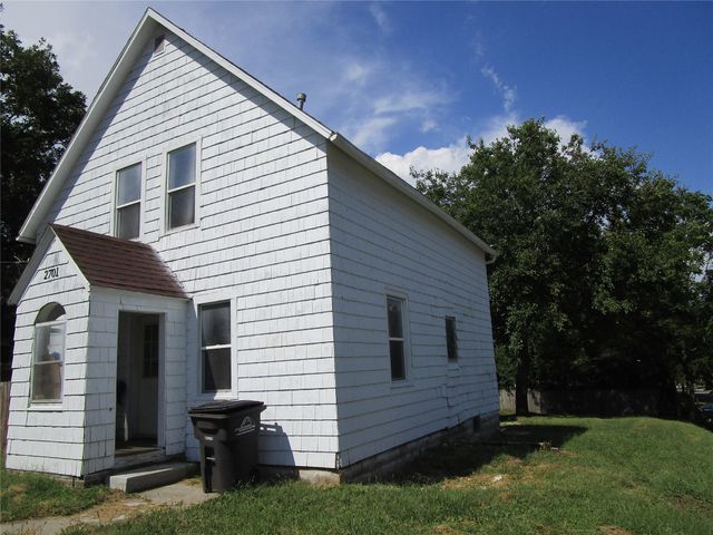 2701 Mondamin Avenue, Des Moines, IA 50310