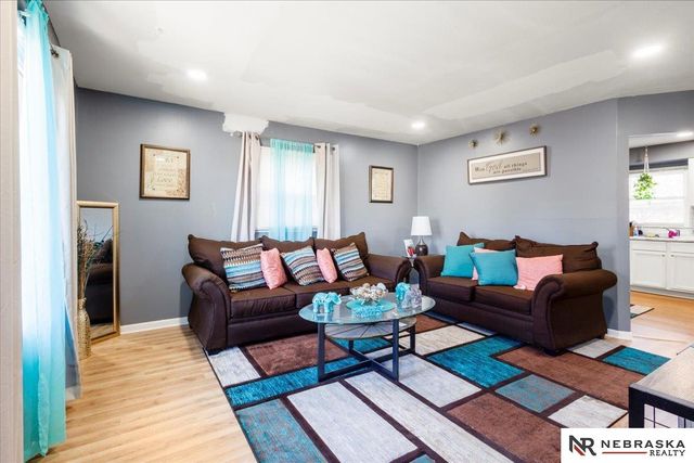 3756 N 41st Street, Omaha, NE 68111