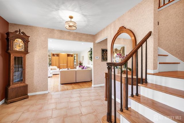 262 Skyline Drive, Long Hill, NJ 07946