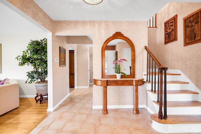 262 Skyline Drive, Long Hill, NJ 07946