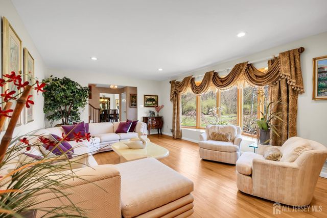 262 Skyline Drive, Long Hill, NJ 07946