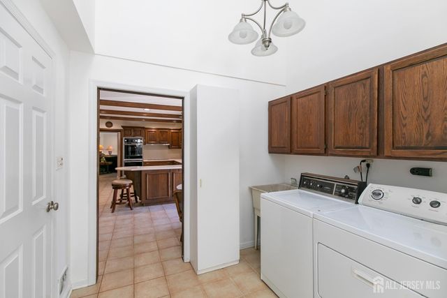 262 Skyline Drive, Long Hill, NJ 07946