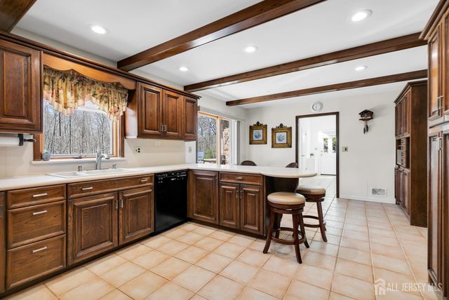 262 Skyline Drive, Long Hill, NJ 07946