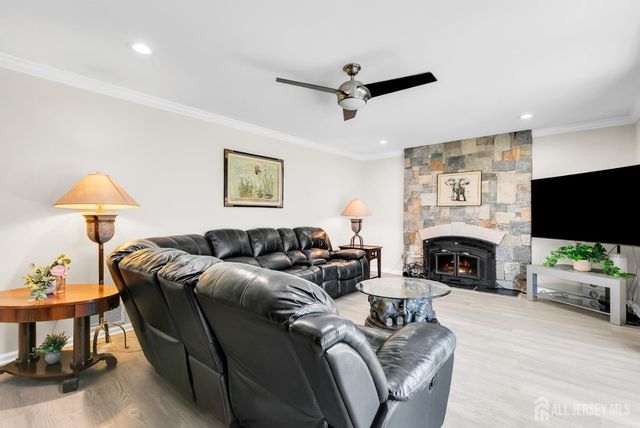 262 Skyline Drive, Long Hill, NJ 07946