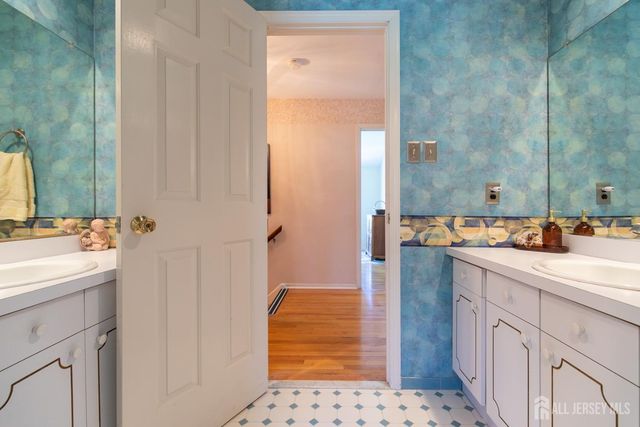 262 Skyline Drive, Long Hill, NJ 07946