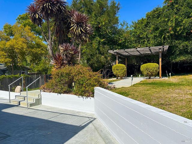 40 Villa Ave, San Rafael, CA 94901