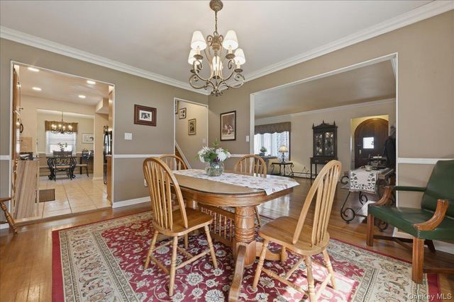 38 Pine Avenue, Floral Park, NY 11001