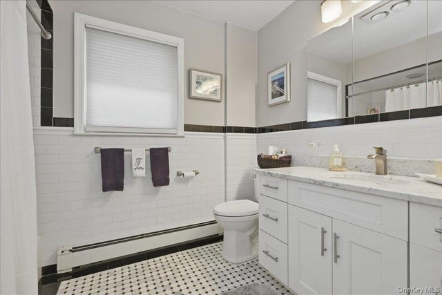 38 Pine Avenue, Floral Park, NY 11001